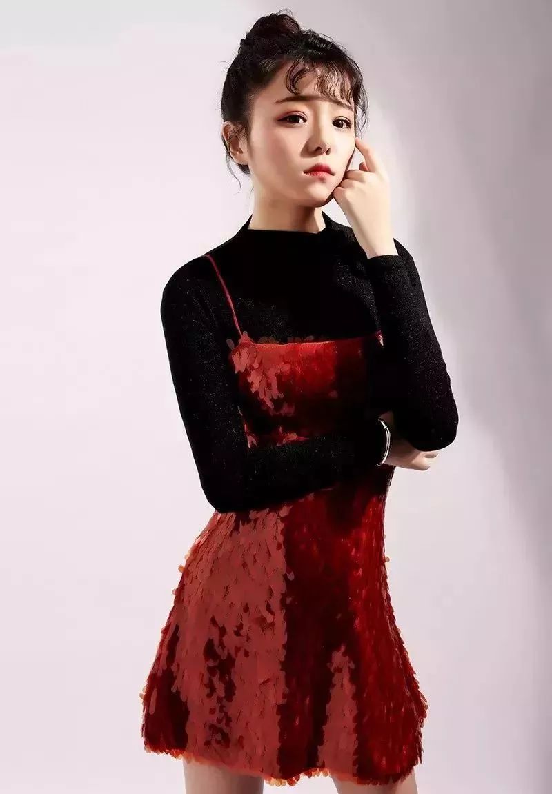 徐诗寒,中国女歌手《这样唱好美》选手.