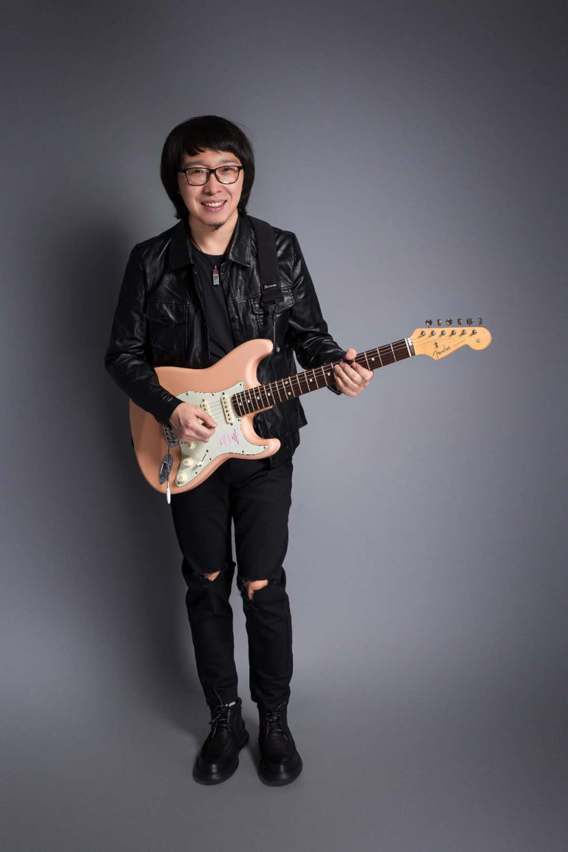 白亮:男,白羊座,独立民谣音乐人,音乐制作人,录音师.