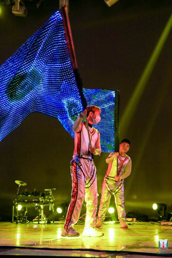 led视觉旗,舞旗,led软旗开场舞|活动资源|黑猫会活动策划服务平台