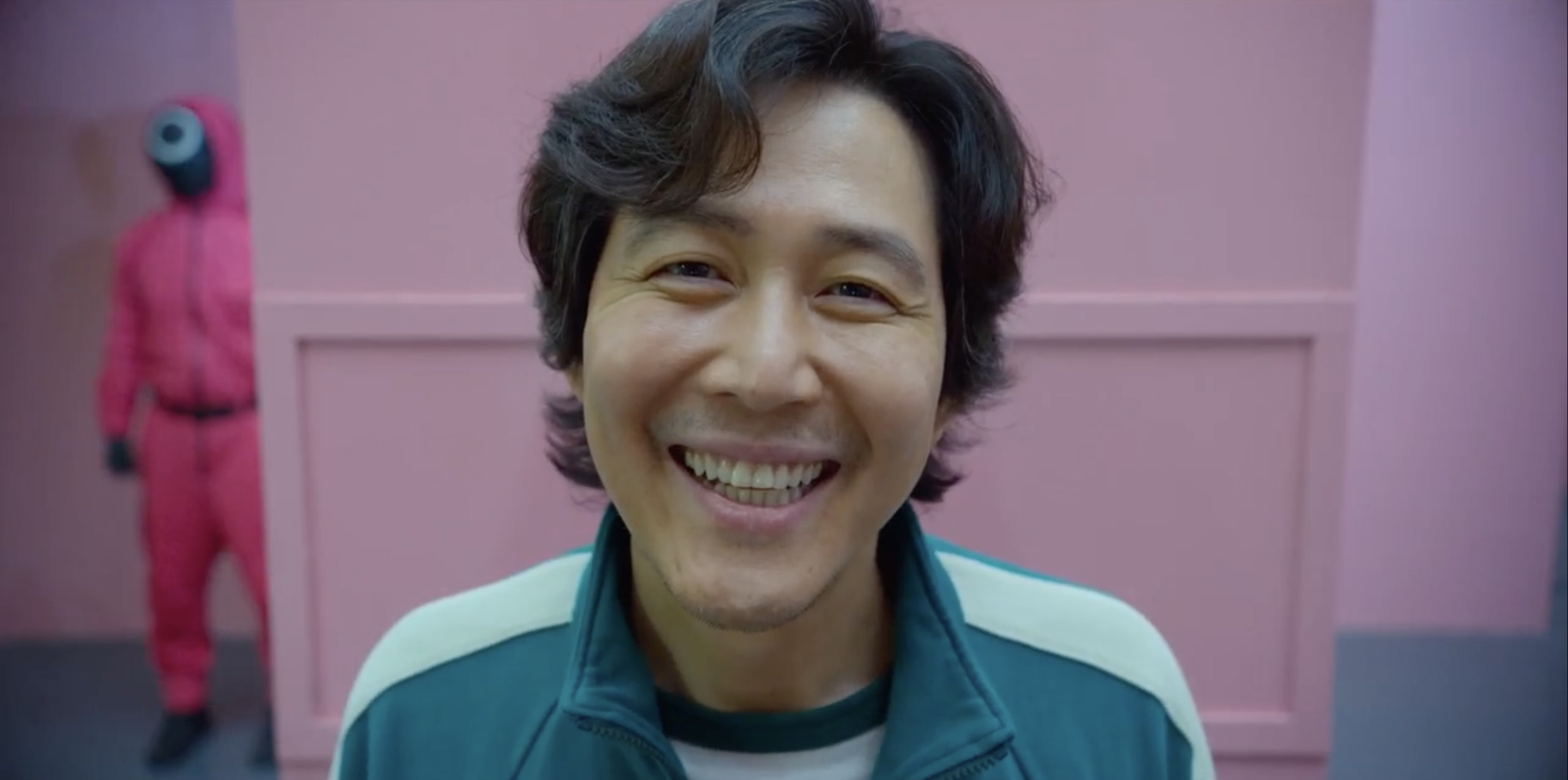 播出至今,登顶netflix全球新剧榜;剧中饰演姜晓的演员郑浩妍,个人社交