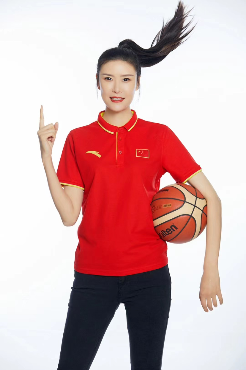 许诺,女,1987年4月出生,中国职业女子篮球运动员 .