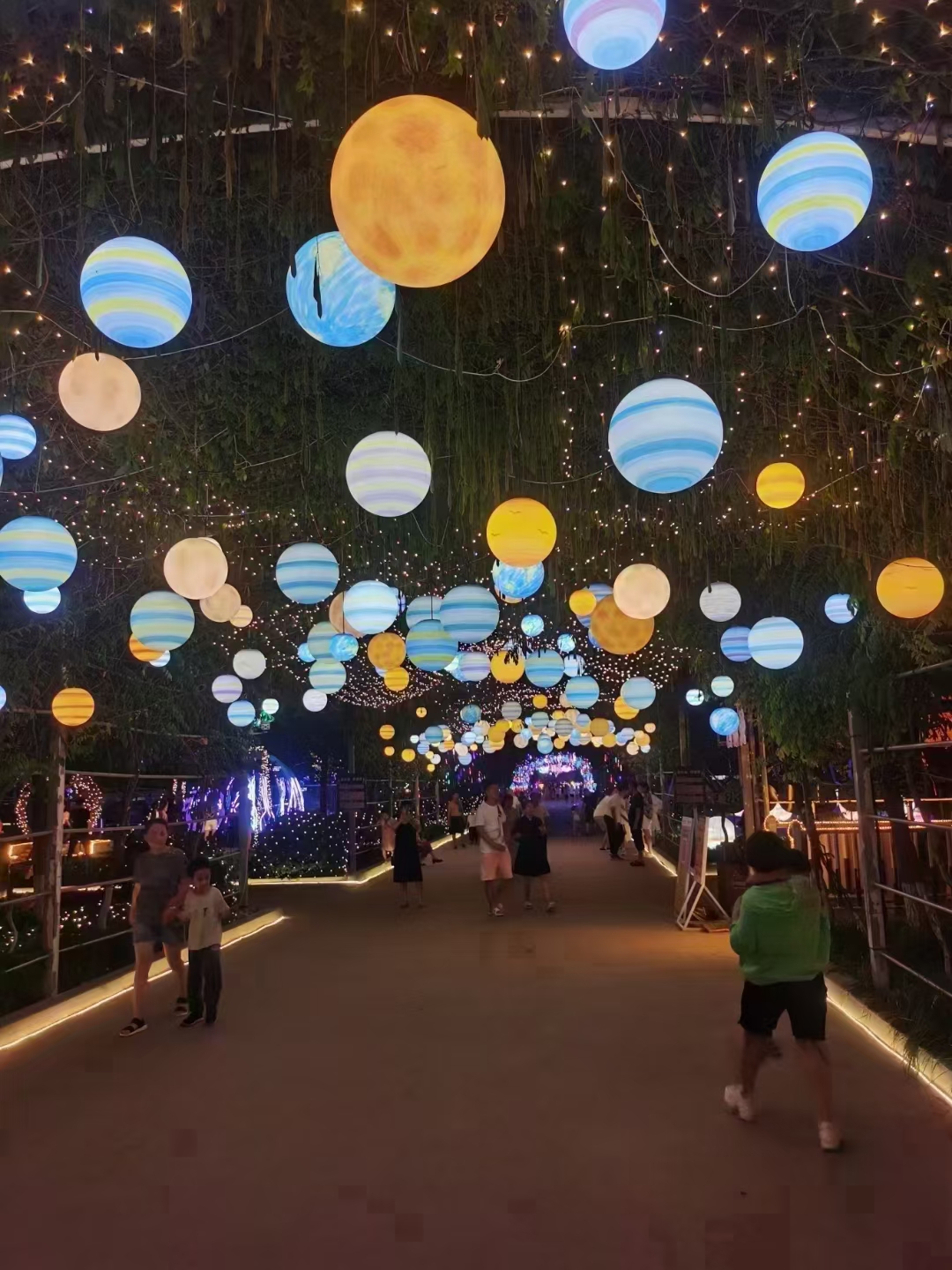 春夏网红灯光合作厂家五一星空主题灯光节|活动资源|黑猫会活动策划