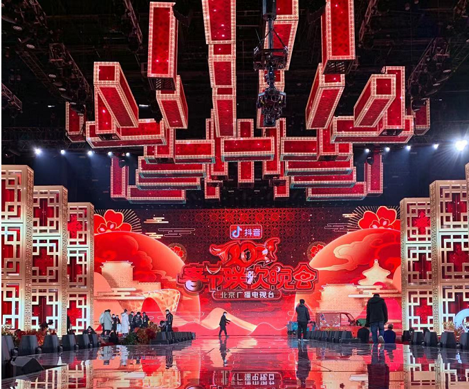 被"口诛笔伐"的央视春晚舞美,真的比其他卫视差很多吗?