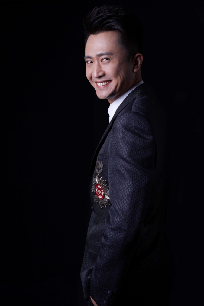 主持人杨帆