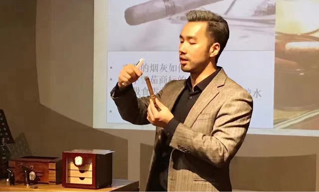 名仕雪茄红酒品鉴师成超
