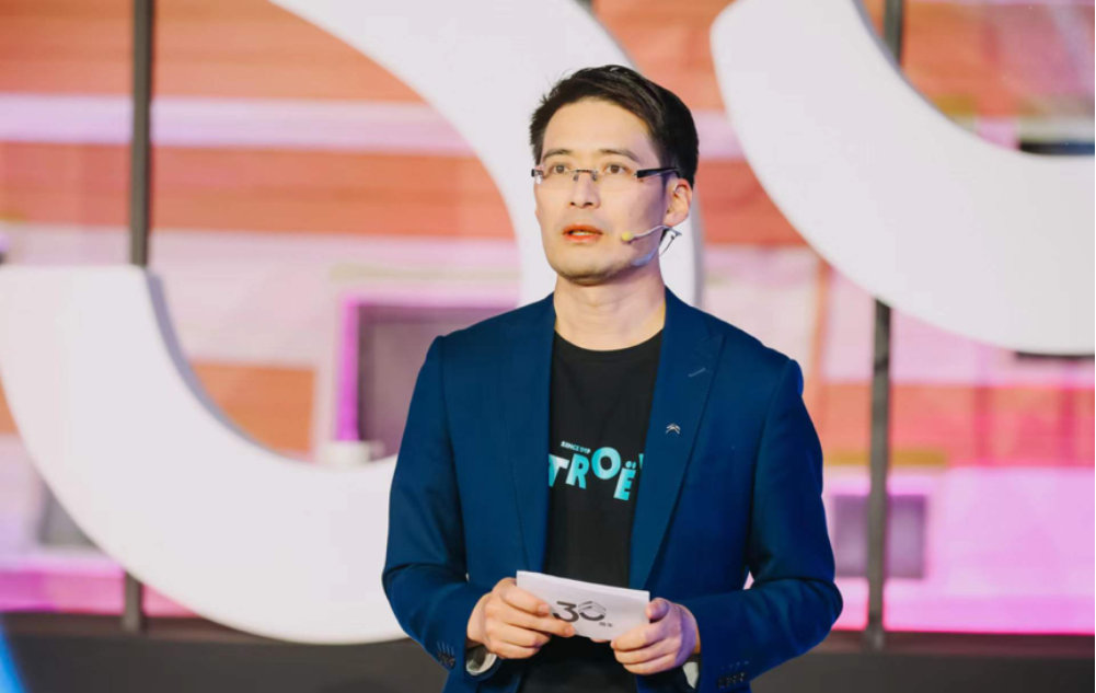 著名歌手冯翔用歌声助力品牌传递愉悦用车的生活理念,东风雪铁龙三十